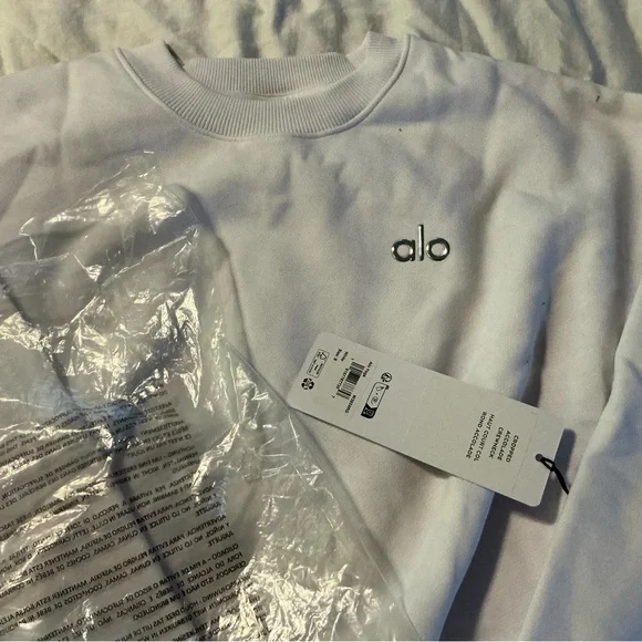 ALO Yoga White Cropped Crewneck - Picture 3 of 3